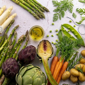 Poêlée de légumes de printemps aux oignons blancs